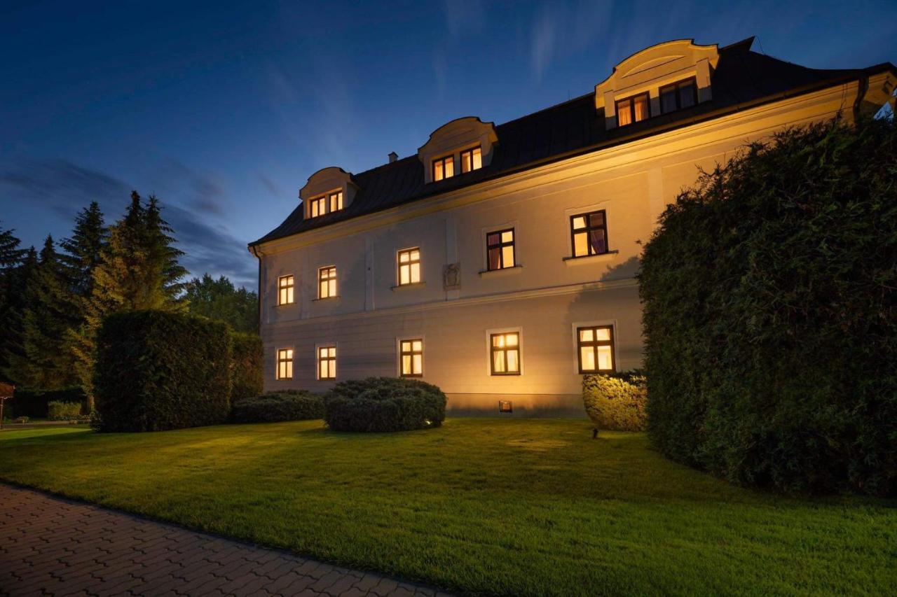 Hotel Villa Necas Zilina Exterior photo