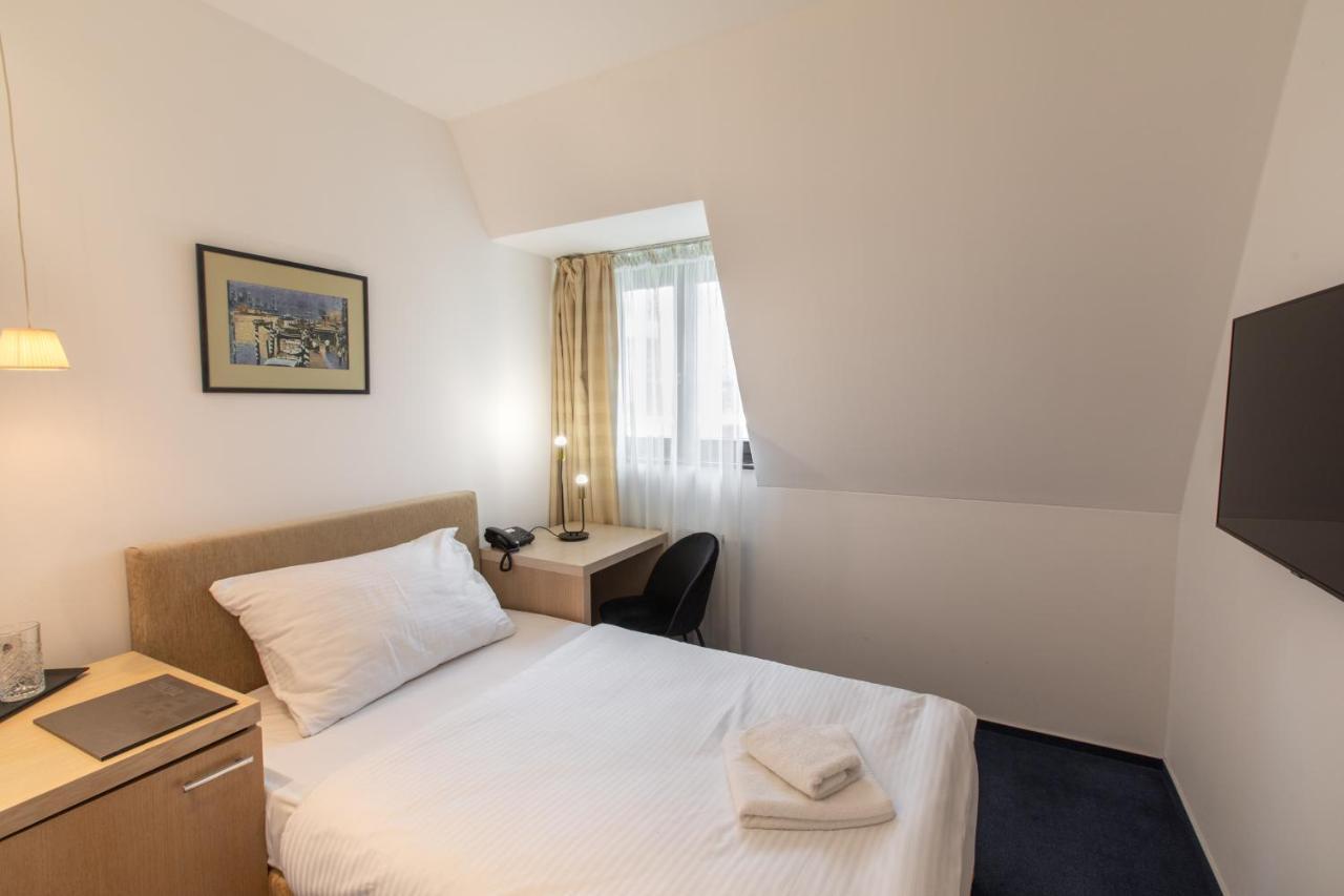 Hotel Villa Necas Zilina Exterior photo