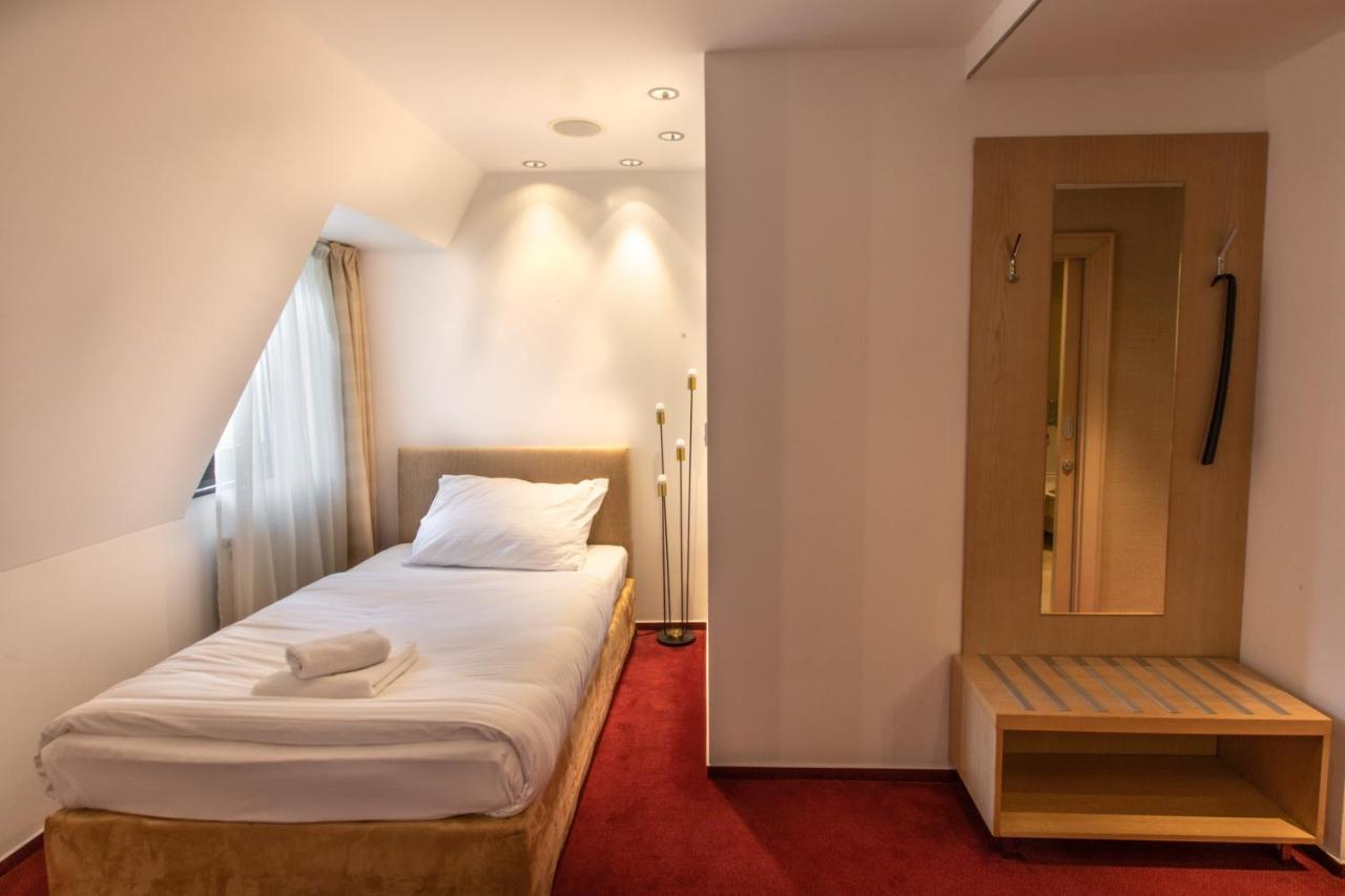 Hotel Villa Necas Zilina Exterior photo