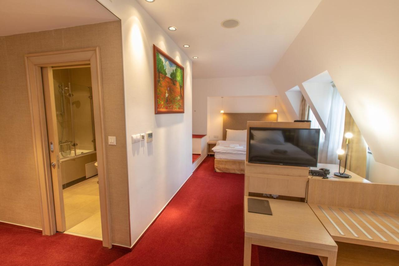Hotel Villa Necas Zilina Exterior photo