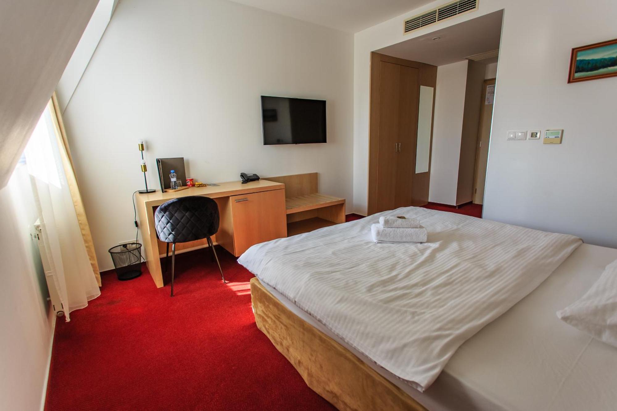 Hotel Villa Necas Zilina Exterior photo